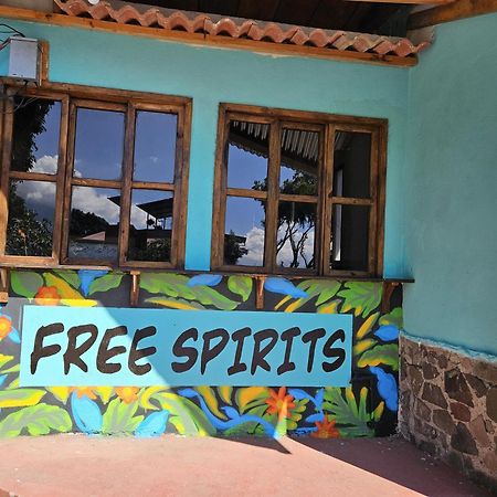 ホテル Free Spirits サン・マルコス・ラ・ラグナ エクステリア 写真